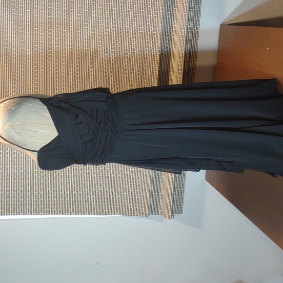 Gorgeous Black Formal Dress by EAST WEST. Size 3XL - Picture 4 of 9